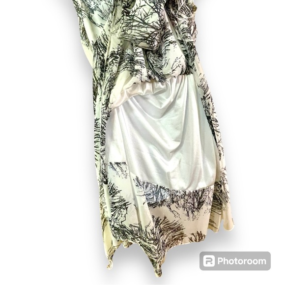 White Sleeveless Flowy Dress - Picture 6 of 6